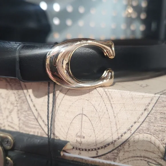 Coach Reversible black and tan size small belt with golden emblem - Picture 2 of 5